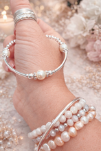 Load image into Gallery viewer, Pearl Noodle Bangle