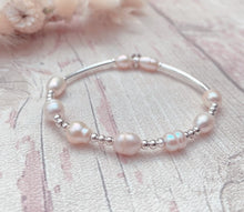 Load image into Gallery viewer, Freshwater Pearl Noodle Bangle