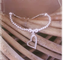 Load image into Gallery viewer, Dainty Open Heart Bracelet